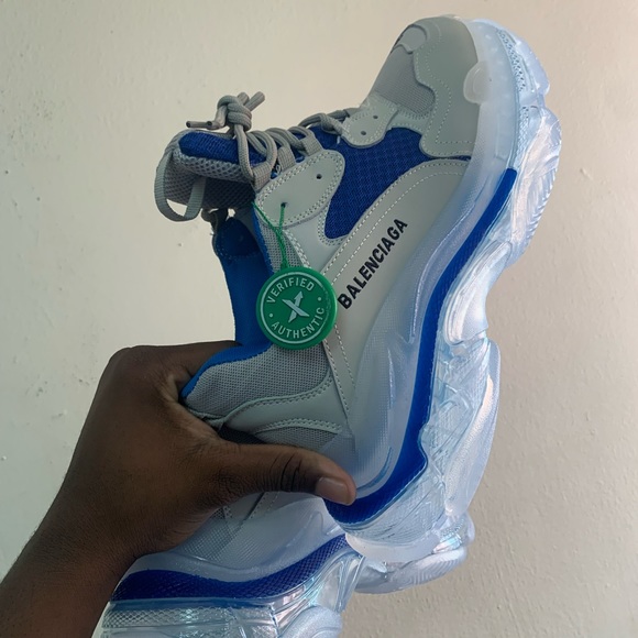 Balenciaga Triple S - Picture 1 of 4